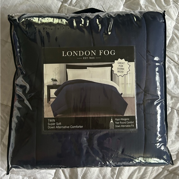 London Fog Bedding London Fog Super Soft Branded Comforter Set Twin